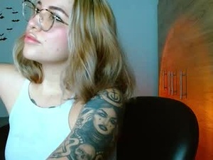 Screenshot from cuteisabella_a webcams