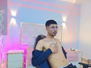 Screenshot from cyrus_tay webcams