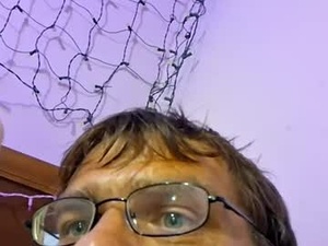 Screenshot from da420worm webcams
