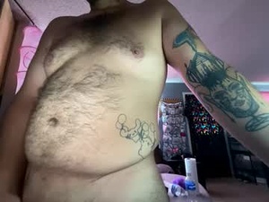 Screenshot from daddydingdong420 webcams