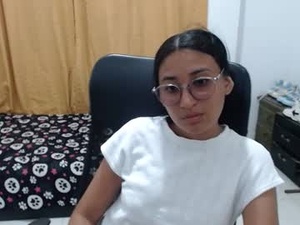 Screenshot from daisy_hot_x webcams