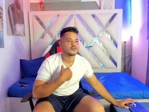 Screenshot from damian_lux69 webcams