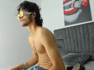 Screenshot from damian_vadim webcams