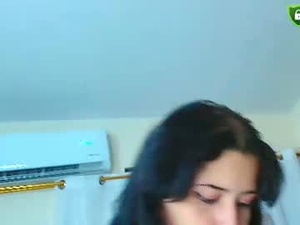 Screenshot from dangerous_beby webcams
