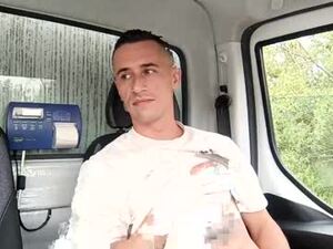 Screenshot from daniel_kane webcams