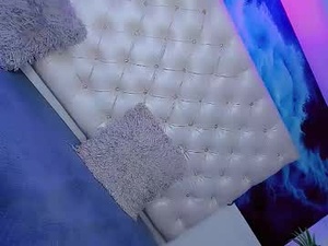 Screenshot from daniiela_ember webcams