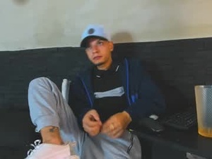 Screenshot from dante_findom webcams