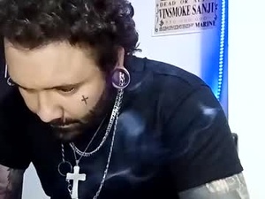 Screenshot from darkclothes webcams