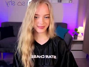 Screenshot from dear_tessa webcams