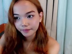 Screenshot from deity_kira webcams