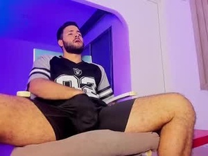 Screenshot from dereckhardd webcams