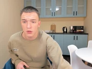 Screenshot from derek_banville webcams