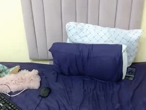 Screenshot from devine35 webcams