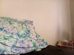 Screenshot from diannemurugan1 webcams