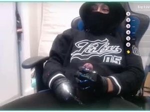 Screenshot from dickshepherd420 webcams