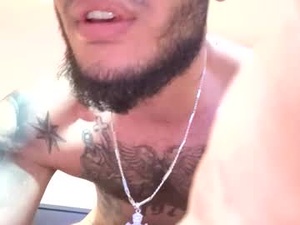 Screenshot from diego_armando24 webcams