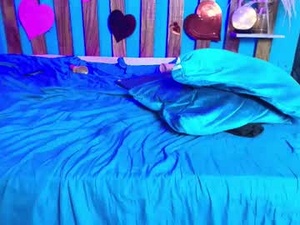 Screenshot from dinokoandkimcyci webcams