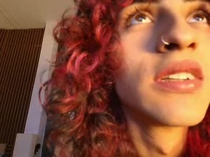 Screenshot from divine____ webcams