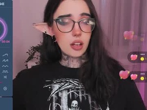 Screenshot from dixipixi_ webcams