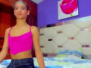Screenshot from dollcute_latin webcams
