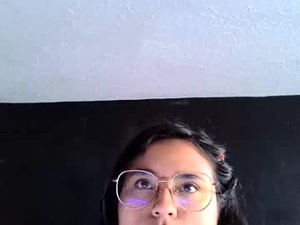 Screenshot from dollywdoll webcams