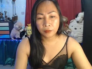 Screenshot from doyouwantme143 webcams