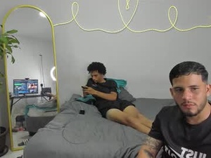 Screenshot from dreack_77 webcams