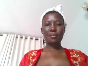 Screenshot from dreamydollxo485 webcams