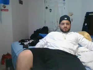 Screenshot from drew7007 webcams