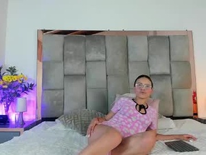 Screenshot from dulce_rosee_ webcams