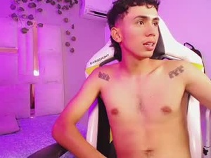 Screenshot from dylan_blue_ webcams