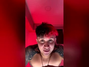Screenshot from dylan_west21 webcams