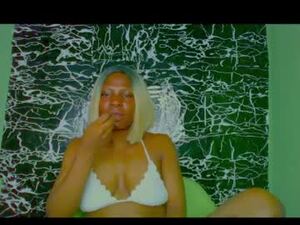 Screenshot from ebony_drip webcams