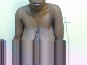 Screenshot from ebonyroggy webcams