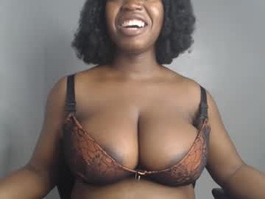 Screenshot from ebonyx_dripqueen webcams