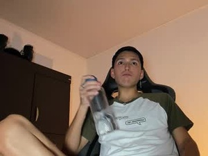 Screenshot from edward____876772 webcams