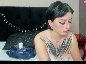 Screenshot from elektra_rouse webcams