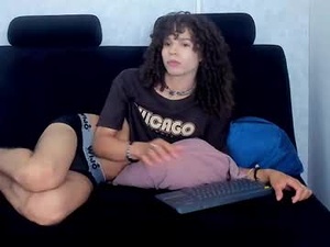 Screenshot from elian___ webcams