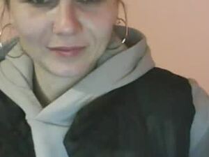 Screenshot from elina2630 webcams