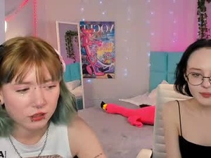 Screenshot from elira_vane webcams