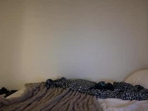 Screenshot from ellaharperr1 webcams