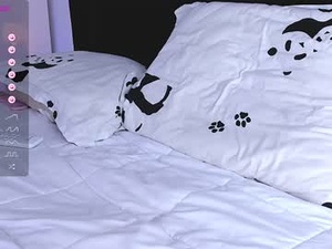Screenshot from ellamilano webcams