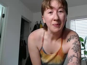 Screenshot from ellierowyn webcams