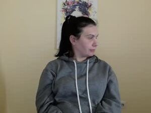 Screenshot from elunara_ webcams