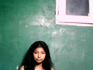 Screenshot from elynah195043 webcams