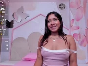 Screenshot from emili_lenus_ webcams