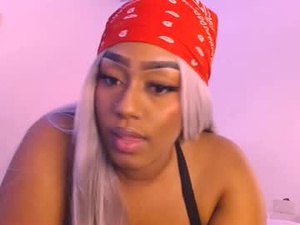 Screenshot from emili_williams10 webcams