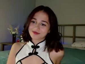 Screenshot from emilia_b webcams