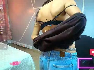 Screenshot from emily__parker__ webcams