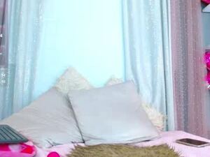 Screenshot from emily_toy777 webcams